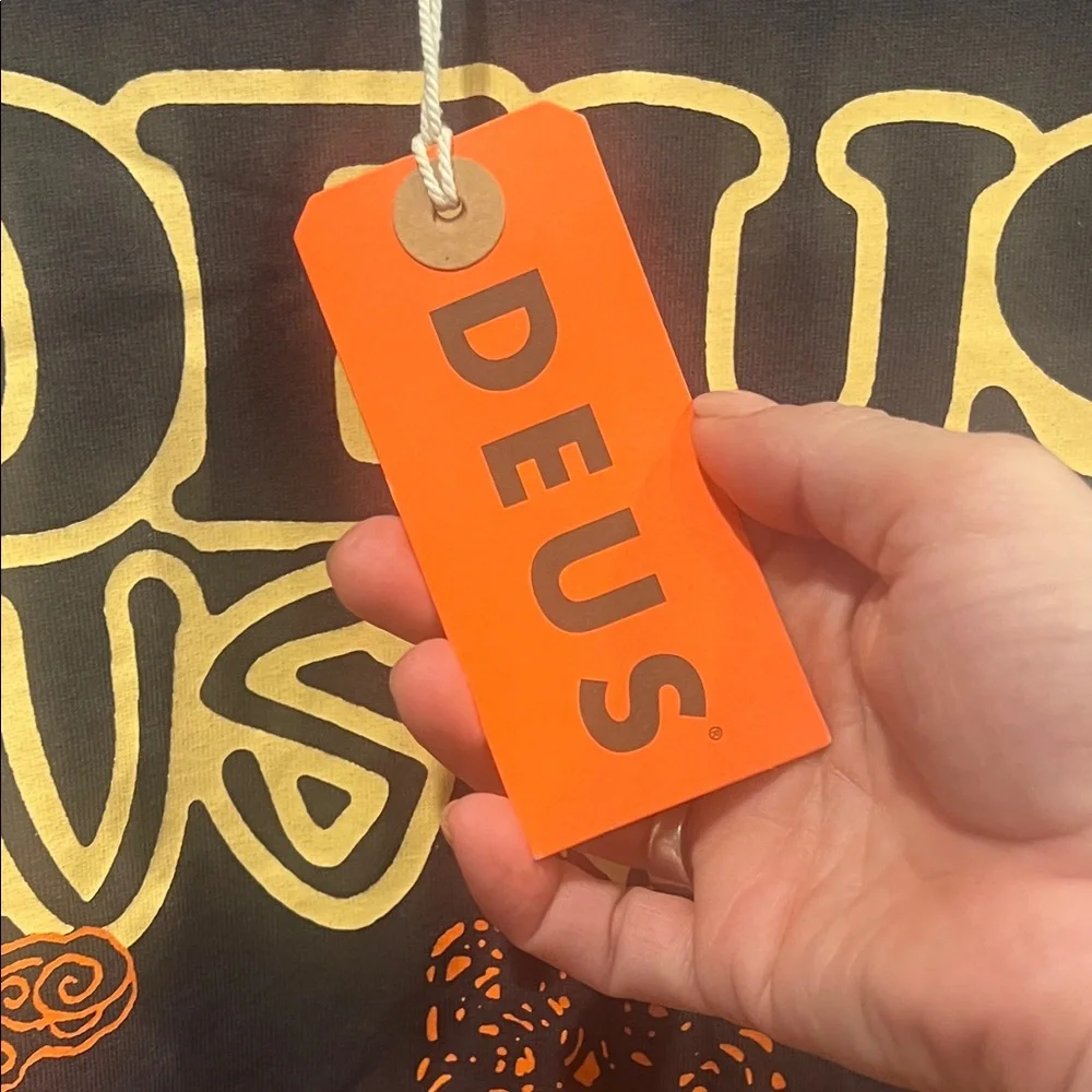 NWT- DEUS Customs Brown Graphic Tee - Picture 5 of 8